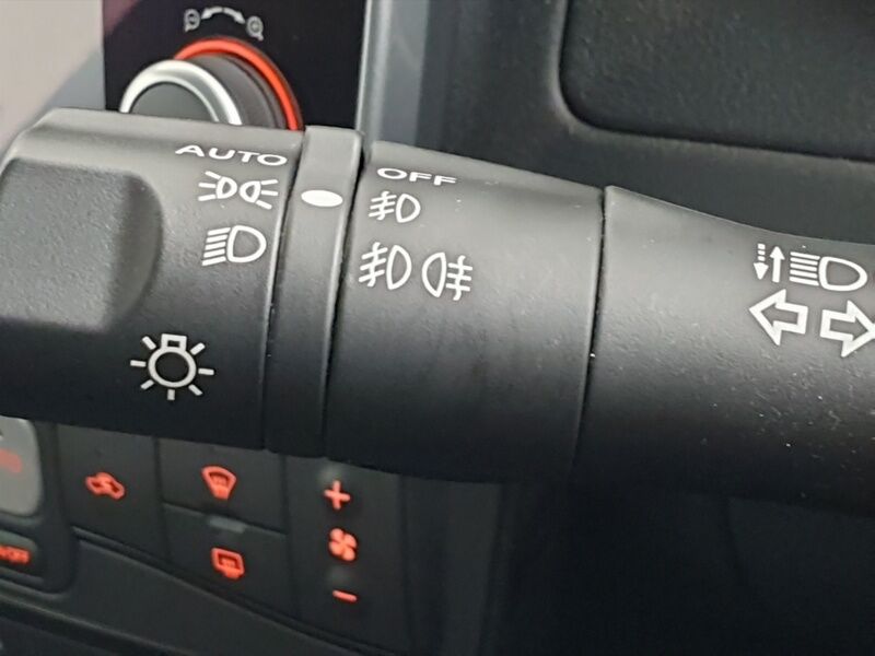 More views of Nissan Leaf