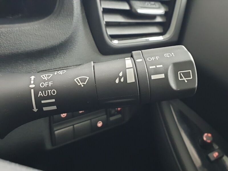 More views of Nissan Leaf