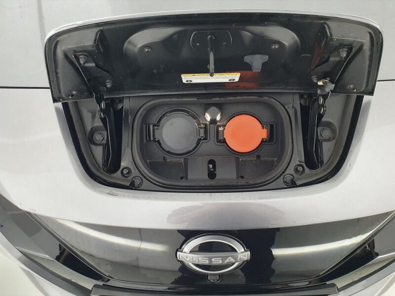 More views of Nissan Leaf