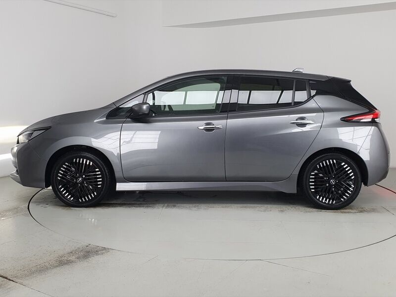 More views of Nissan Leaf