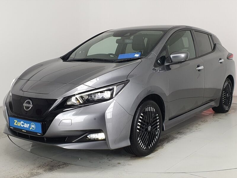 More views of Nissan Leaf