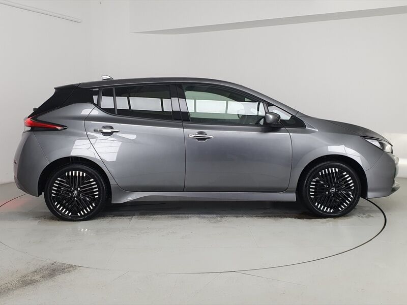 More views of Nissan Leaf