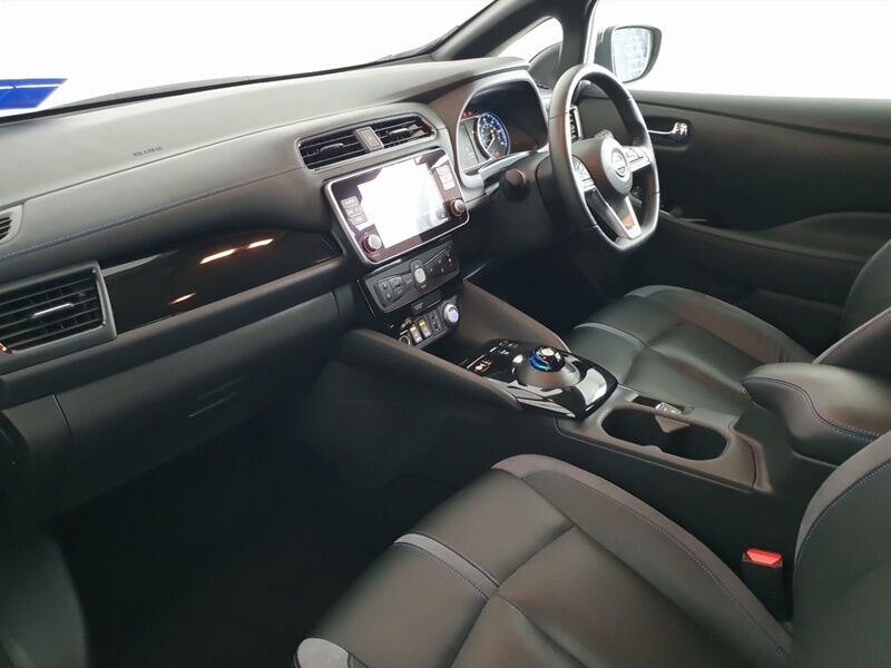 More views of Nissan Leaf