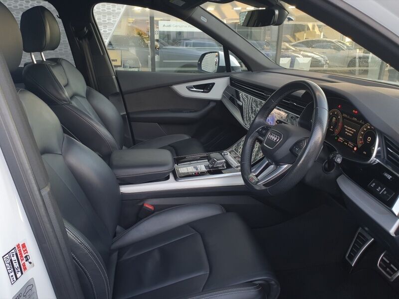 More views of Audi Q7