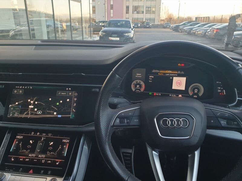 More views of Audi Q7