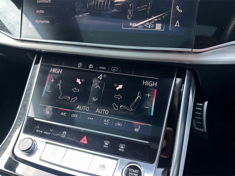 More views of Audi Q7