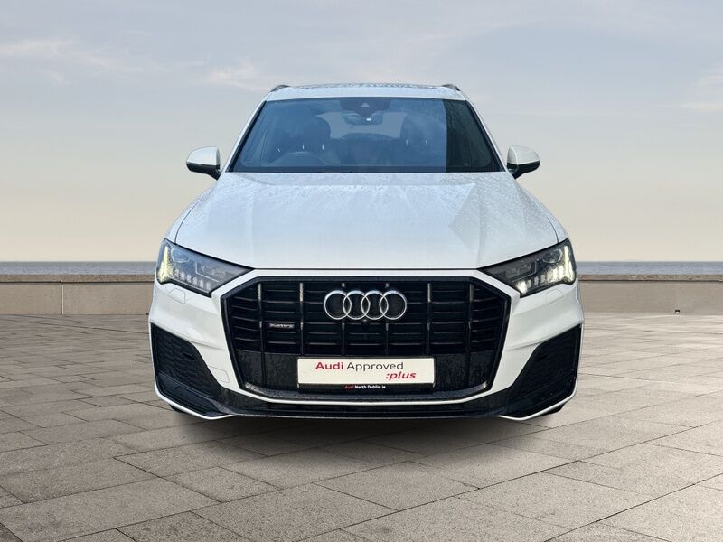 More views of Audi Q7