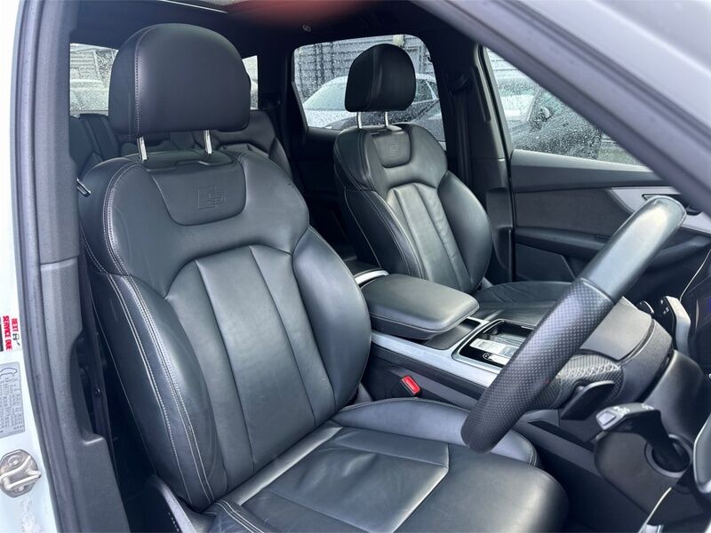 More views of Audi Q7