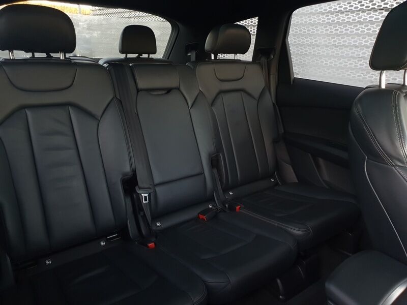 More views of Audi Q7