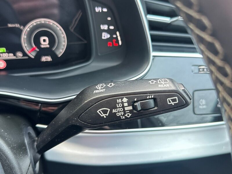 More views of Audi Q7