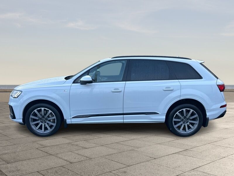 More views of Audi Q7