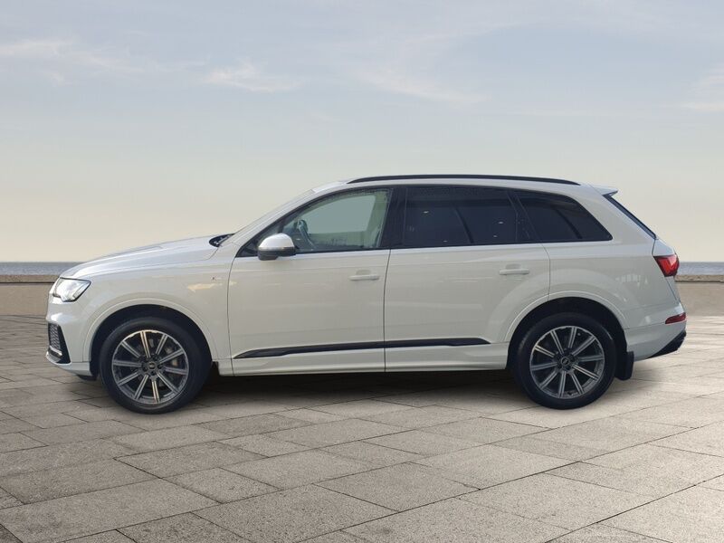 More views of Audi Q7