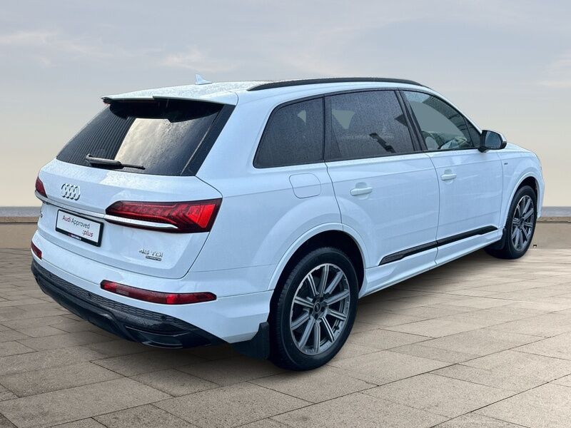 More views of Audi Q7