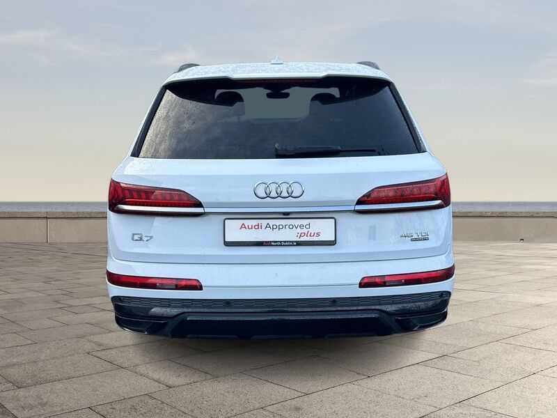 More views of Audi Q7