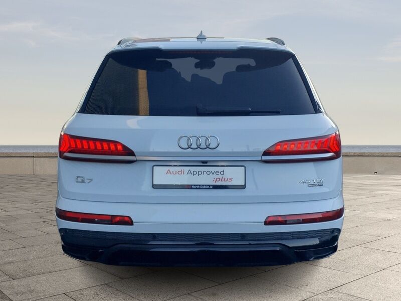 More views of Audi Q7