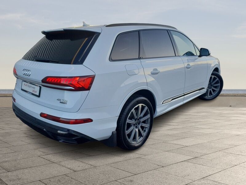 More views of Audi Q7