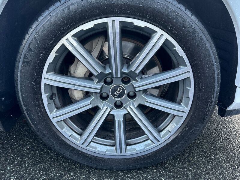 More views of Audi Q7