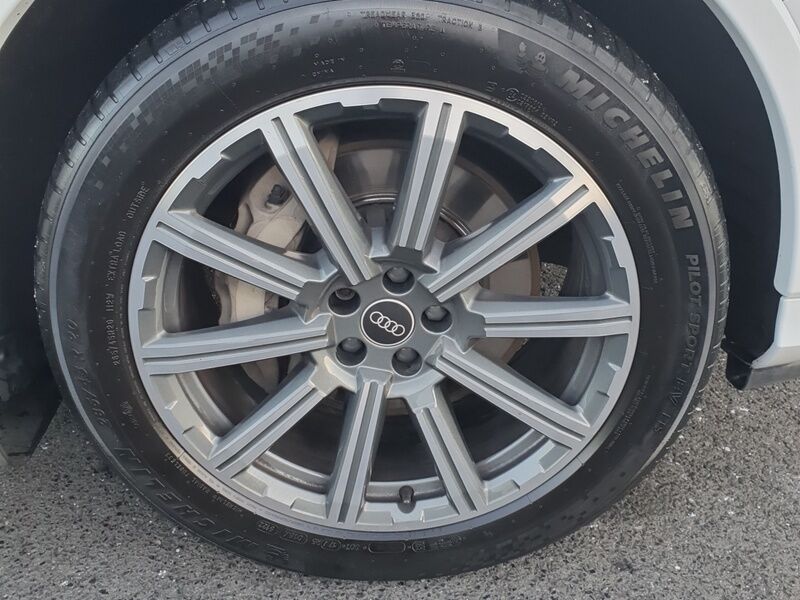 More views of Audi Q7