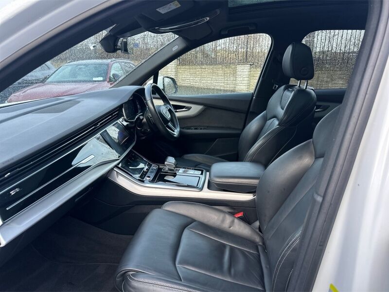 More views of Audi Q7