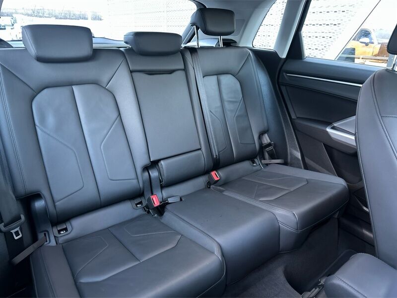 More views of Audi Q3