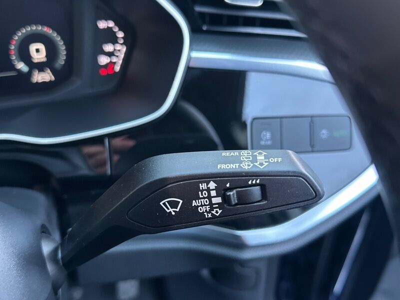 More views of Audi Q3