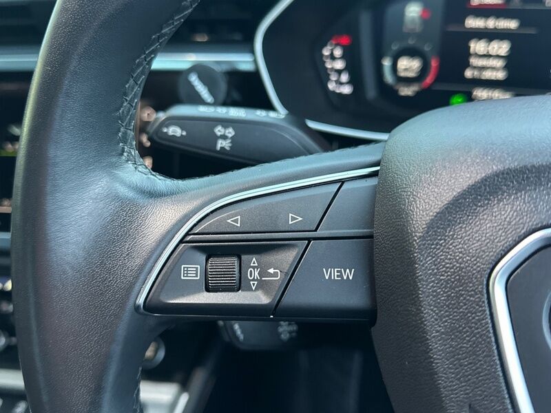 More views of Audi Q3