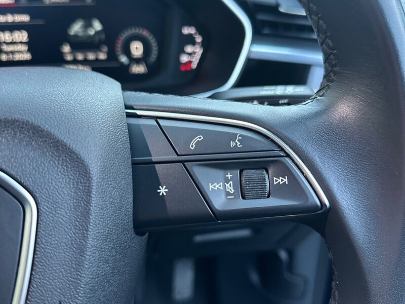 More views of Audi Q3