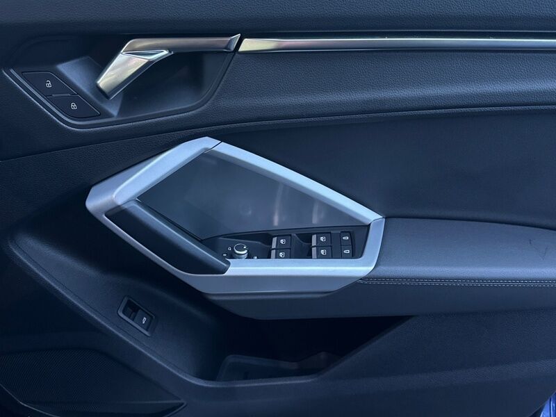 More views of Audi Q3