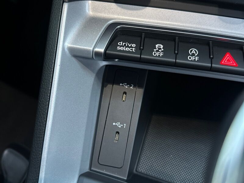 More views of Audi Q3