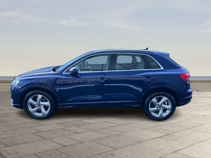 More views of Audi Q3