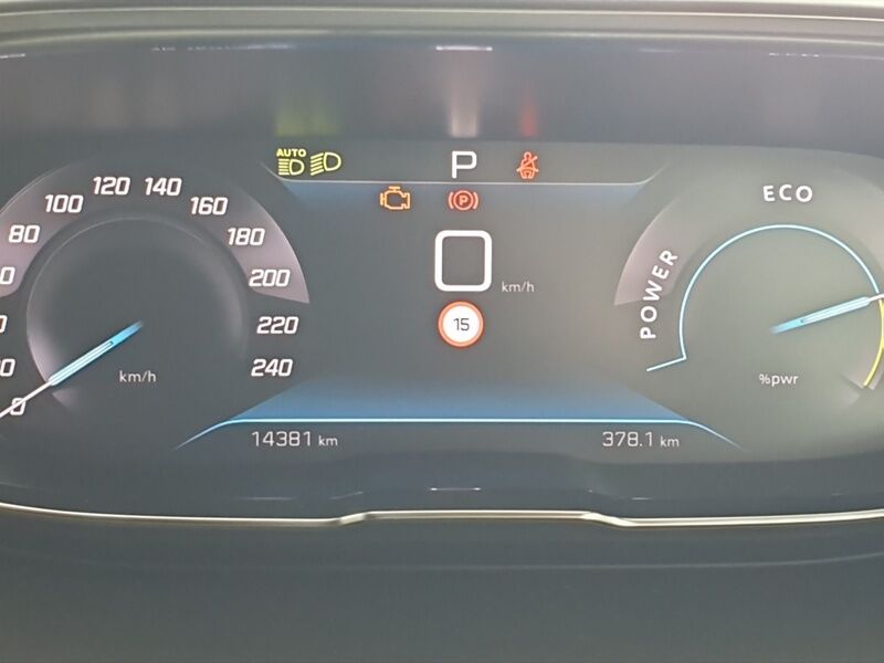 More views of Peugeot 5008