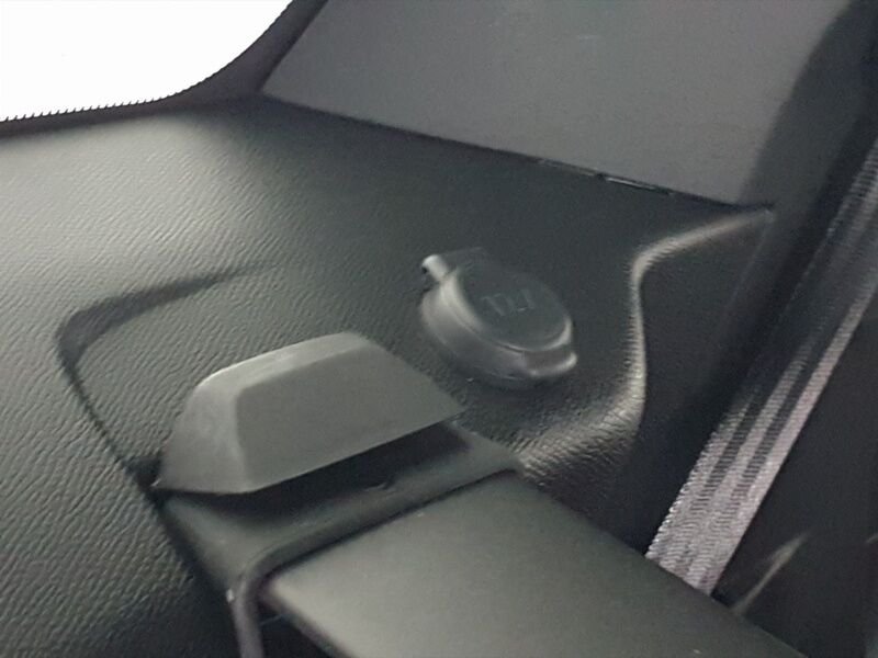 More views of Peugeot 5008