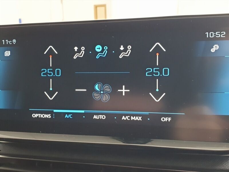 More views of Peugeot 5008