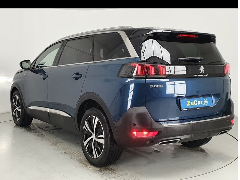 More views of Peugeot 5008