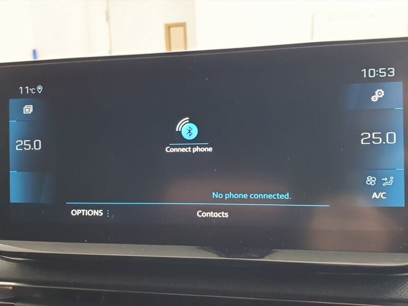 More views of Peugeot 5008