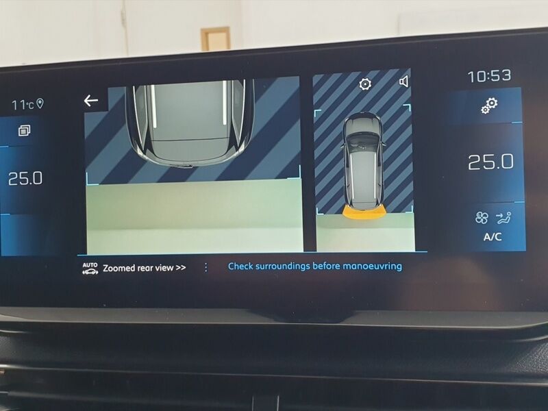 More views of Peugeot 5008