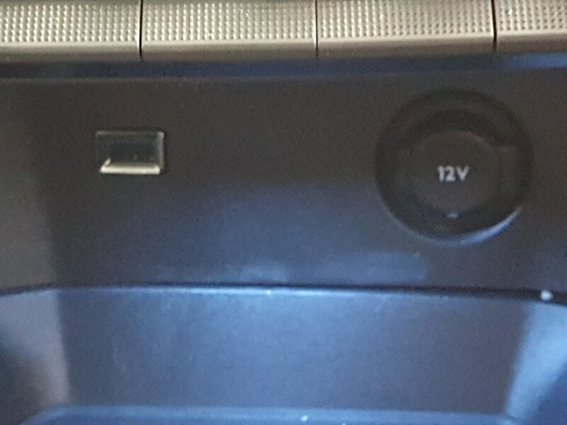 More views of Peugeot 5008