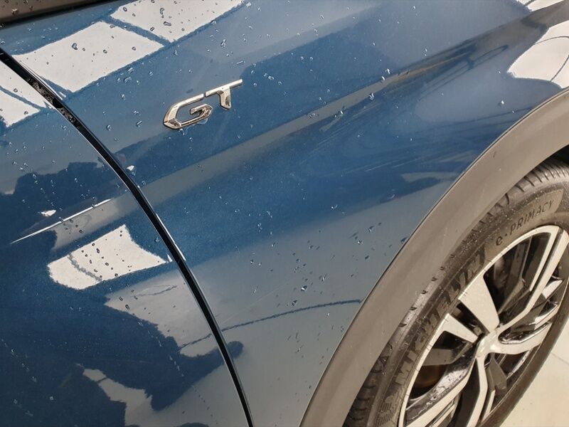 More views of Peugeot 5008