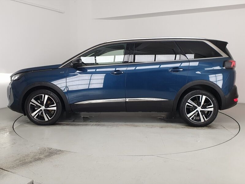 More views of Peugeot 5008