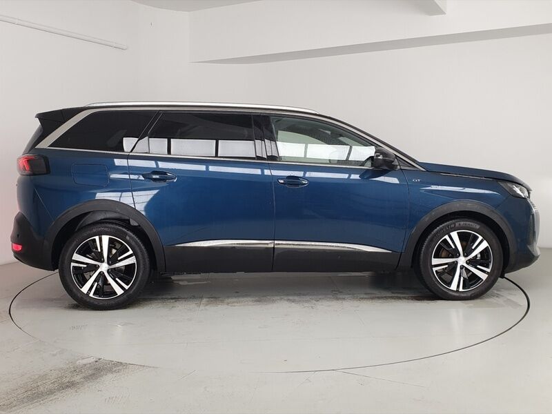 More views of Peugeot 5008