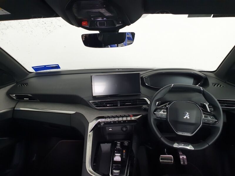 More views of Peugeot 5008