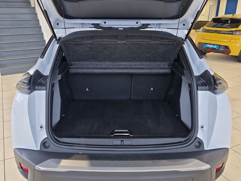 More views of Peugeot 2008