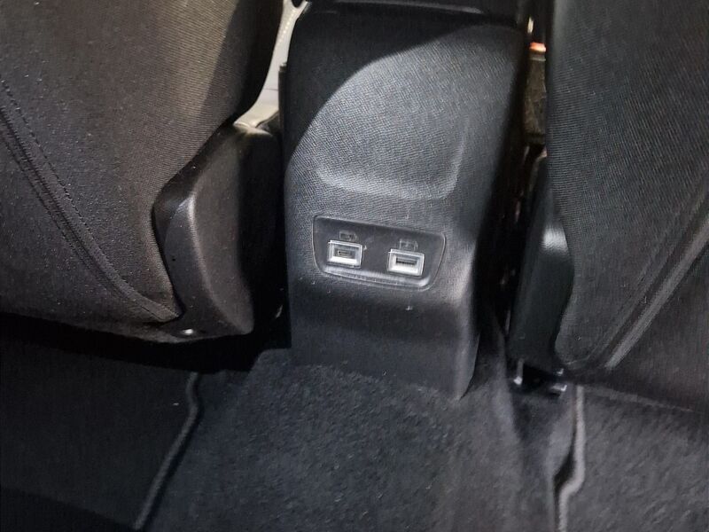 More views of Peugeot 2008