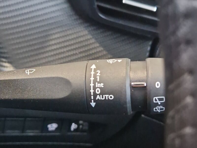 More views of Peugeot 2008