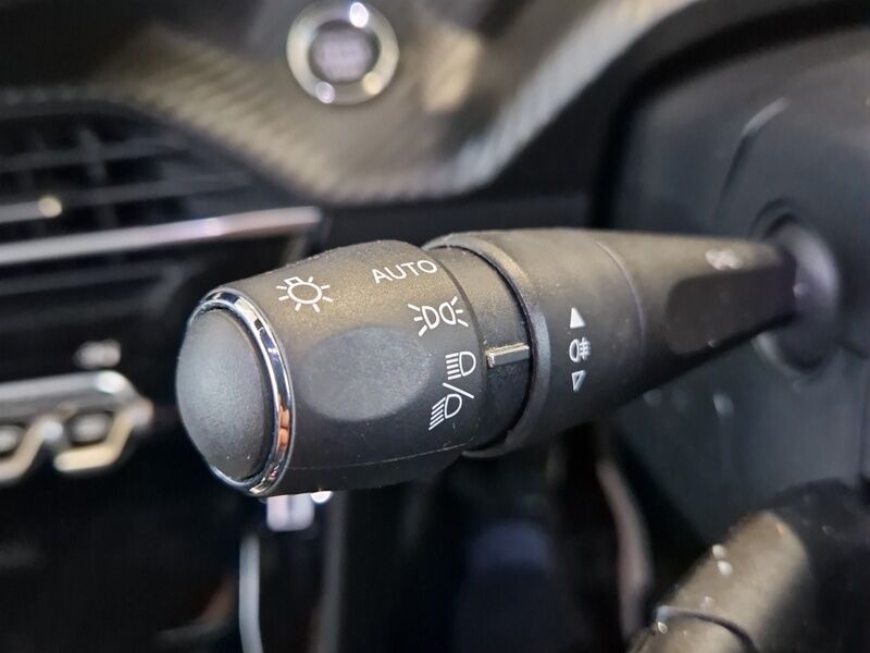 More views of Peugeot 2008