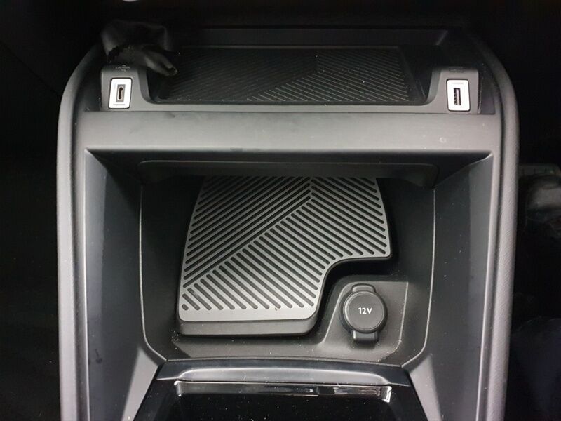 More views of Citroen e-C4