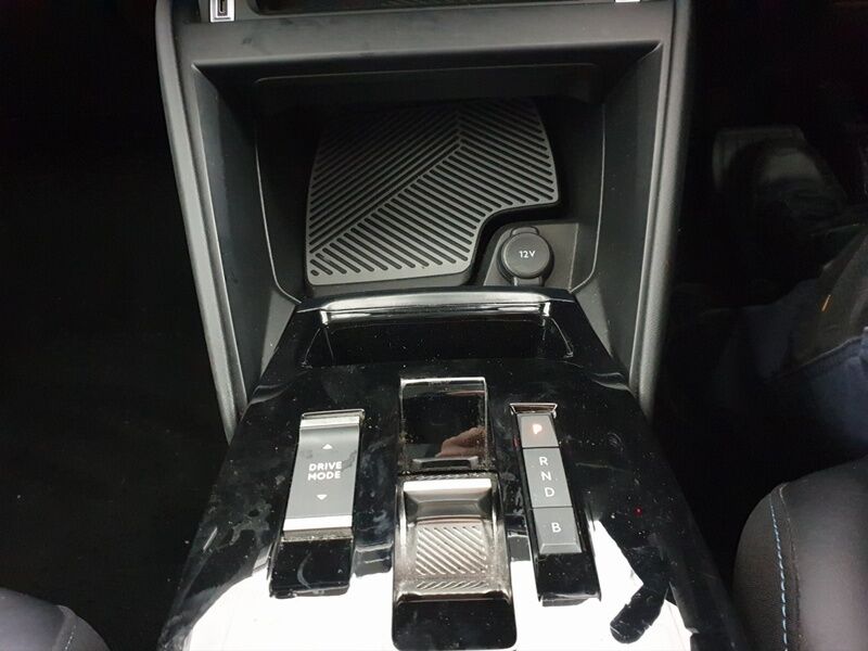 More views of Citroen e-C4