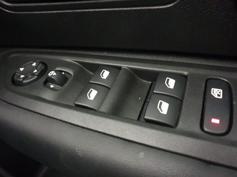 More views of Citroen e-C4