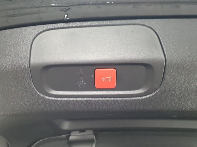 More views of Peugeot 408