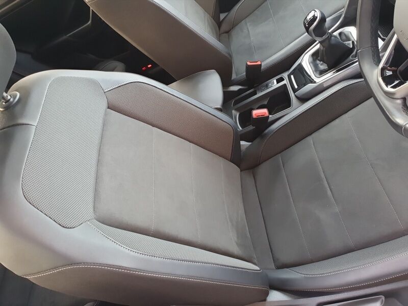 More views of Volkswagen T-Roc